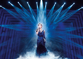 Szenenfoto aus &oacute;&euro;�Bodyguard&oacute;&euro;�, Patricia Meeden,  Foto: Deen van Meer C: Vereinigte Bühnen Wien