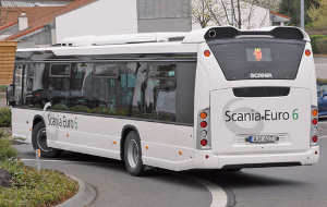Heckgestaltung hat der Citywide von seinem Vorg�nger (Omnicity) �bernommen. Das Auspuffohr endet auf dem Dach.